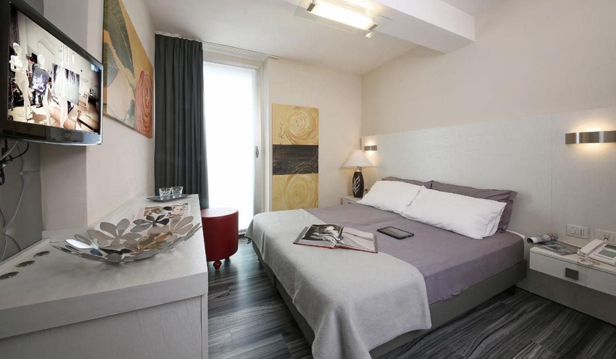 Happy Hotel Atelier Gardone Riviera Centro & Beach Exterior foto