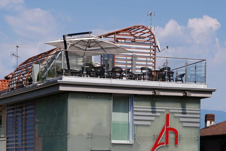 Happy Hotel Atelier Gardone Riviera Centro & Beach Exterior foto