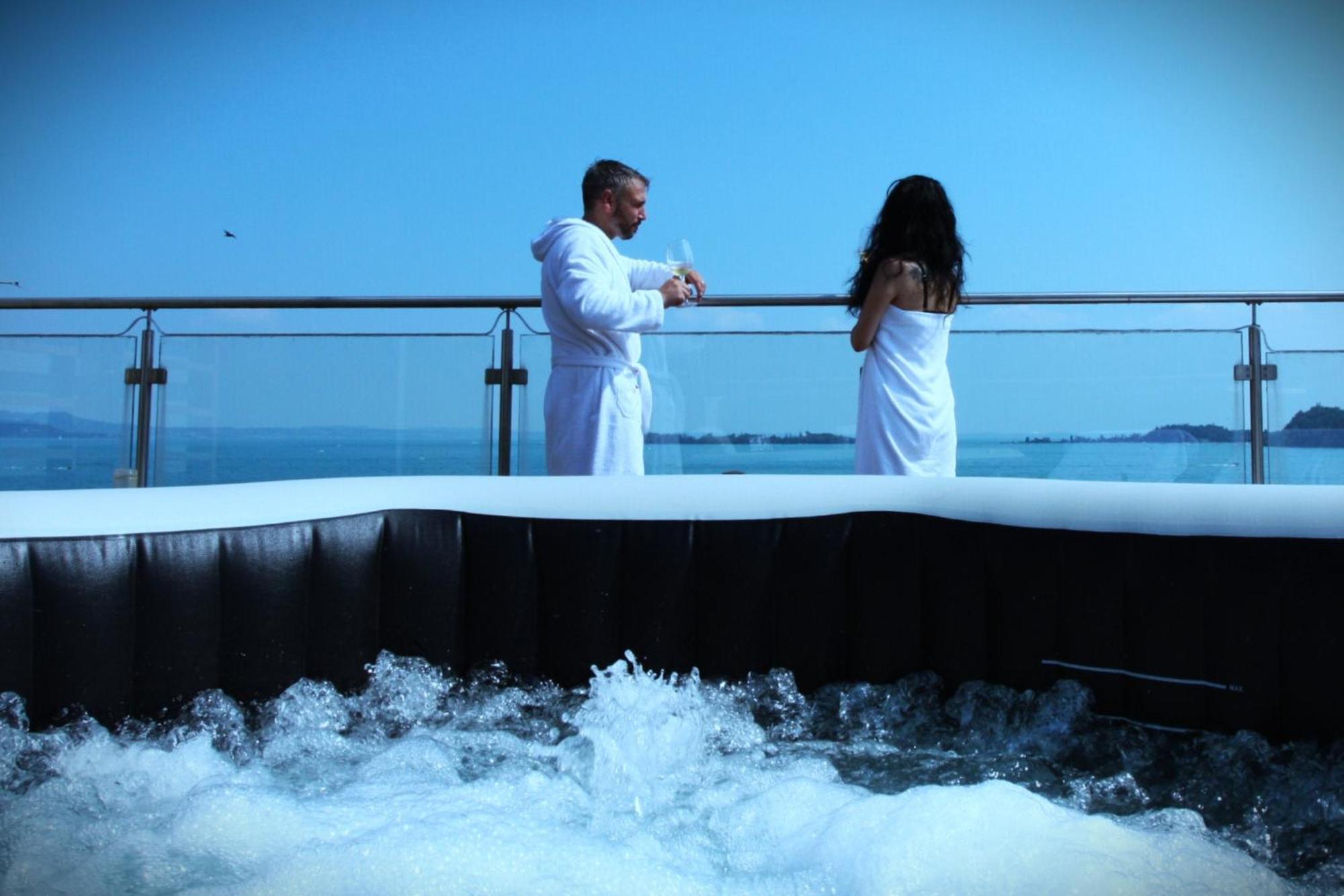 Happy Hotel Atelier Gardone Riviera Centro & Beach Exterior foto