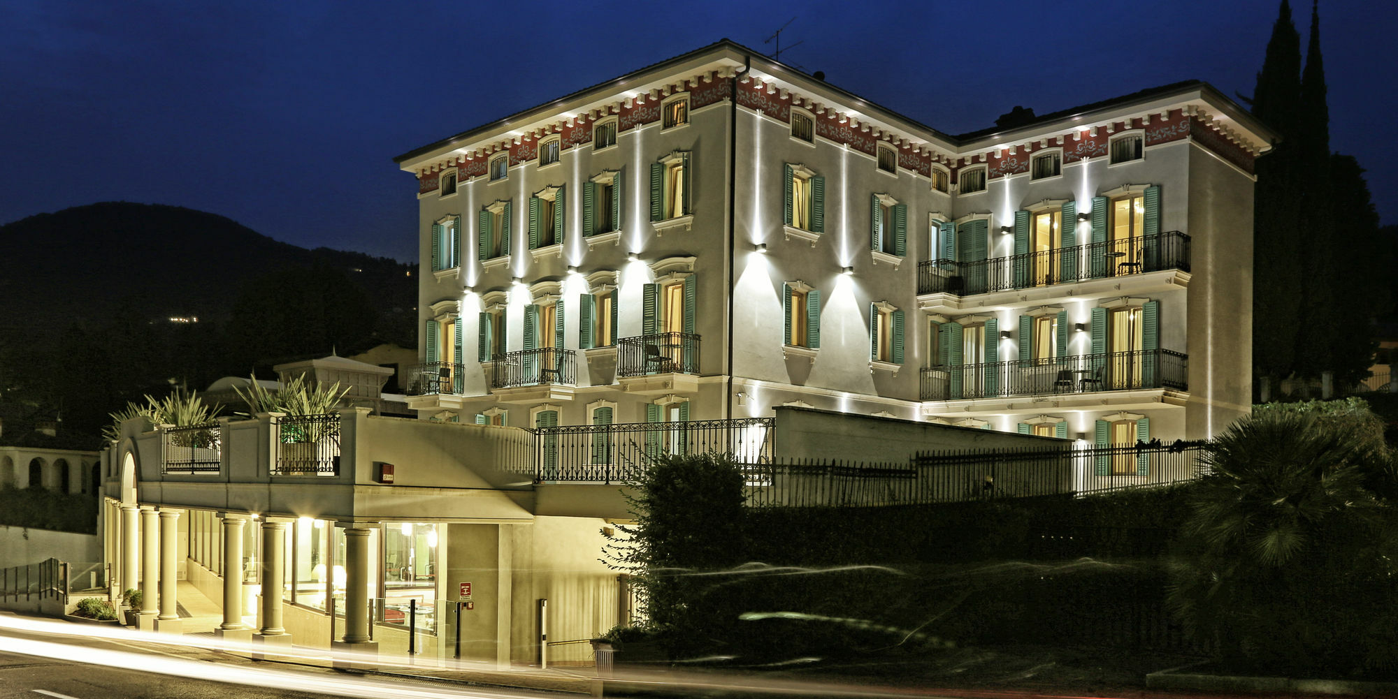 Happy Hotel Atelier Gardone Riviera Centro & Beach Exterior foto